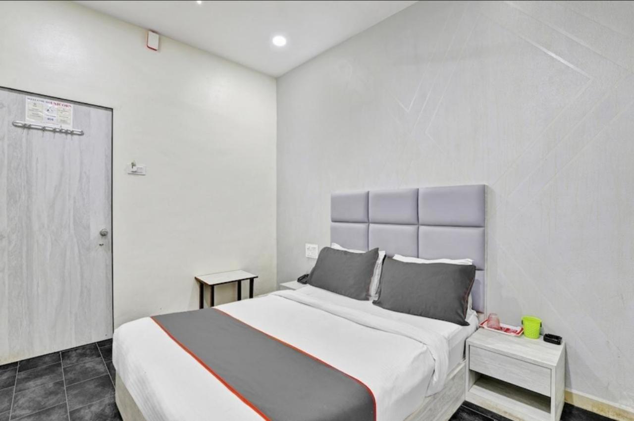 Hotel Unicorn, Surate Exterior foto