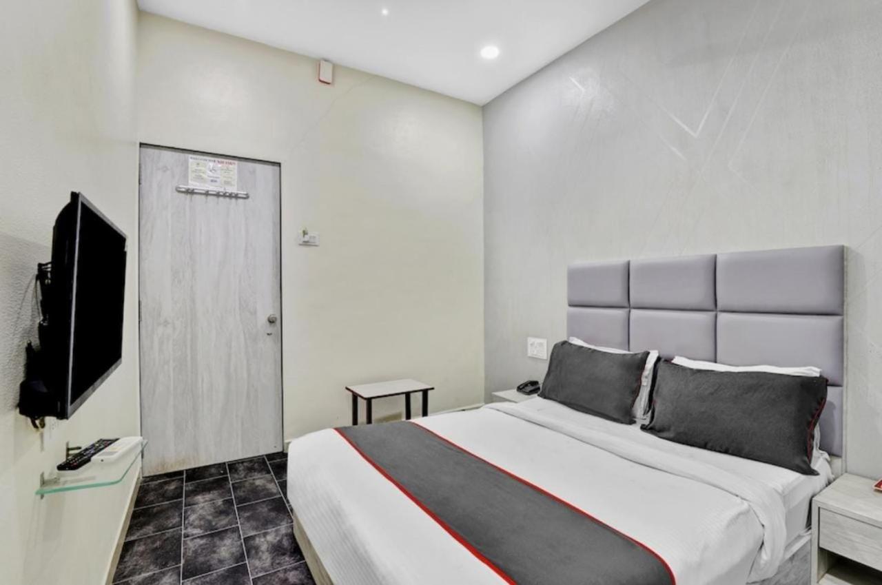Hotel Unicorn, Surate Exterior foto